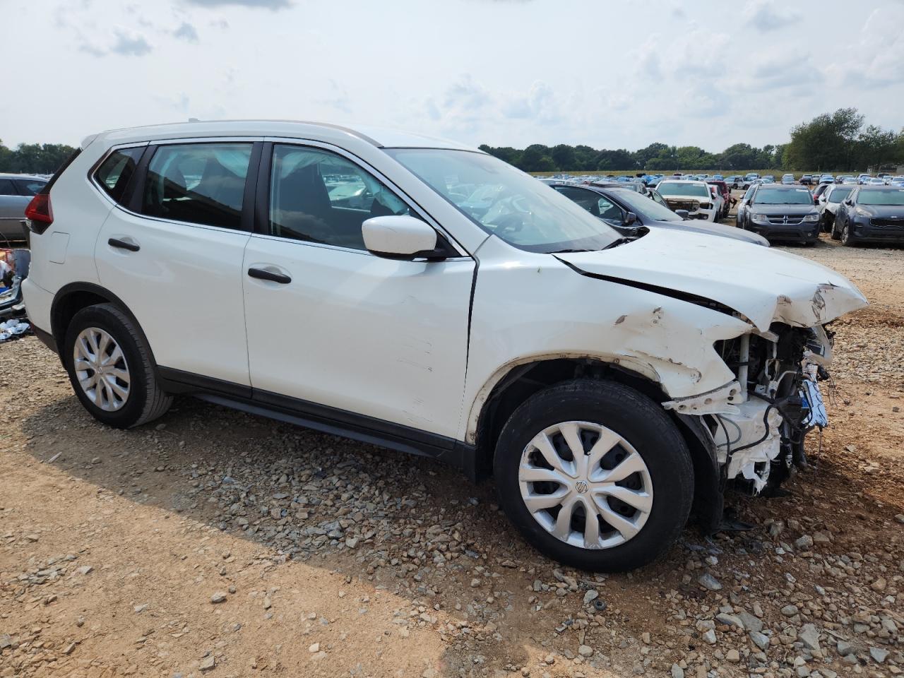 2019 Nissan Rogue S - Image 4