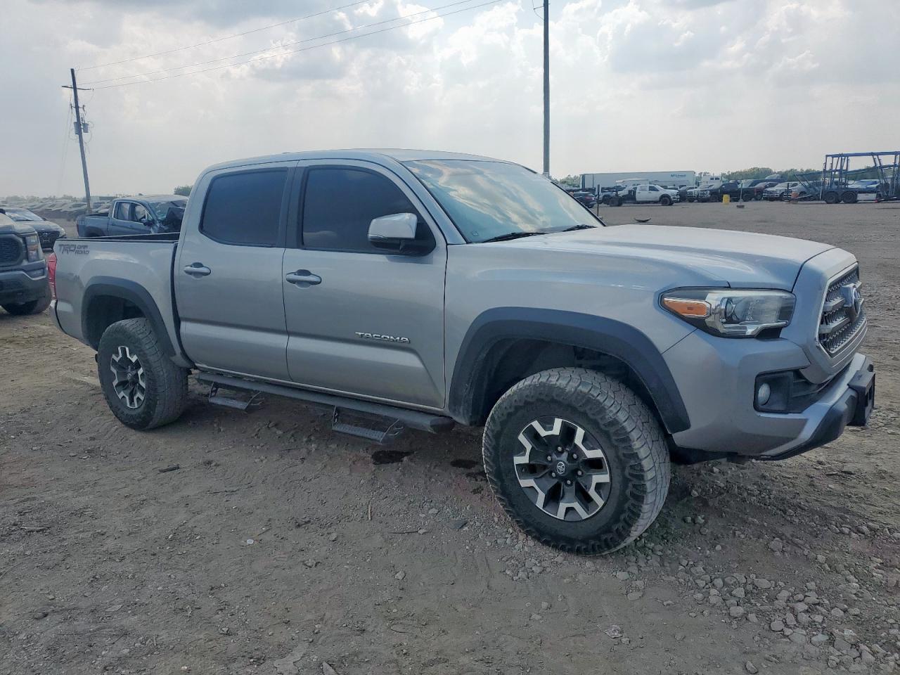 2017 Toyota Tacoma Double Cab - Фото 4