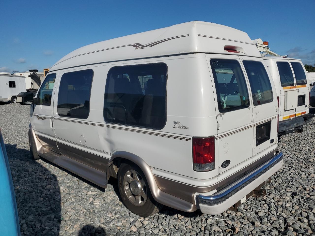 2004 Ford Econoline E150 Van - Image 2