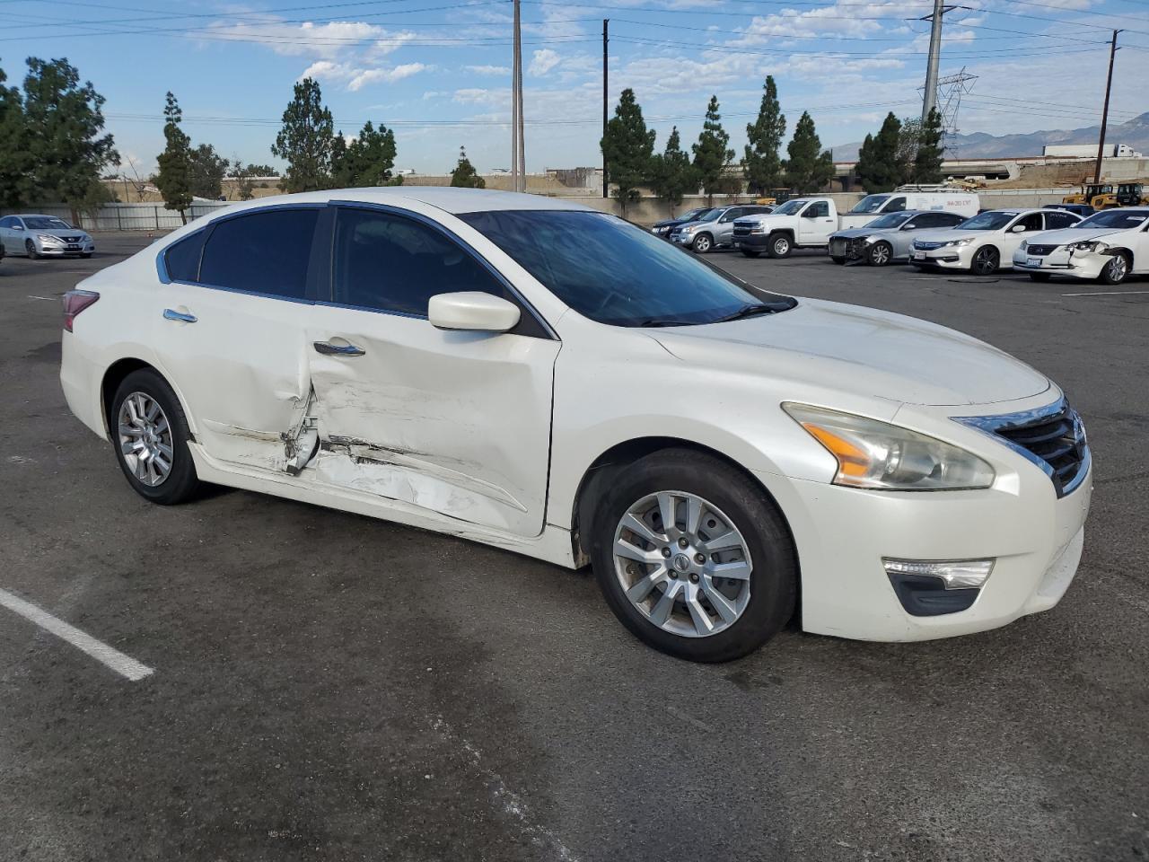 2014 Nissan Altima 2.5 - Image 4