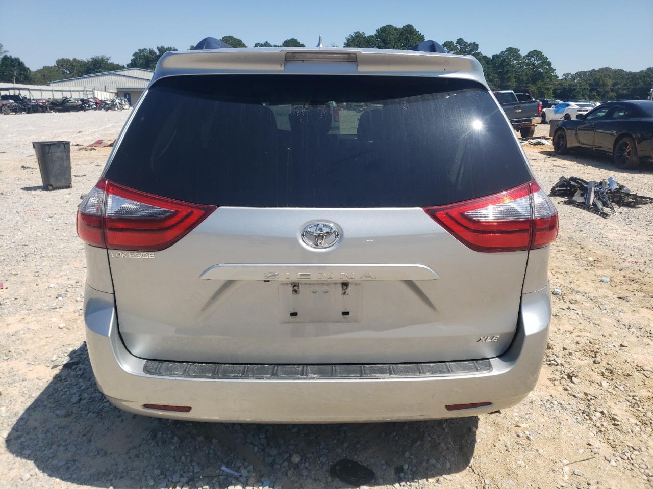 2020 Toyota Sienna Xle - Фото 6