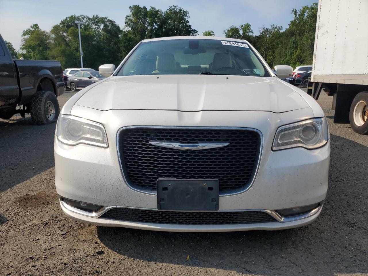 2016 Chrysler 300 Limited - Фото 5