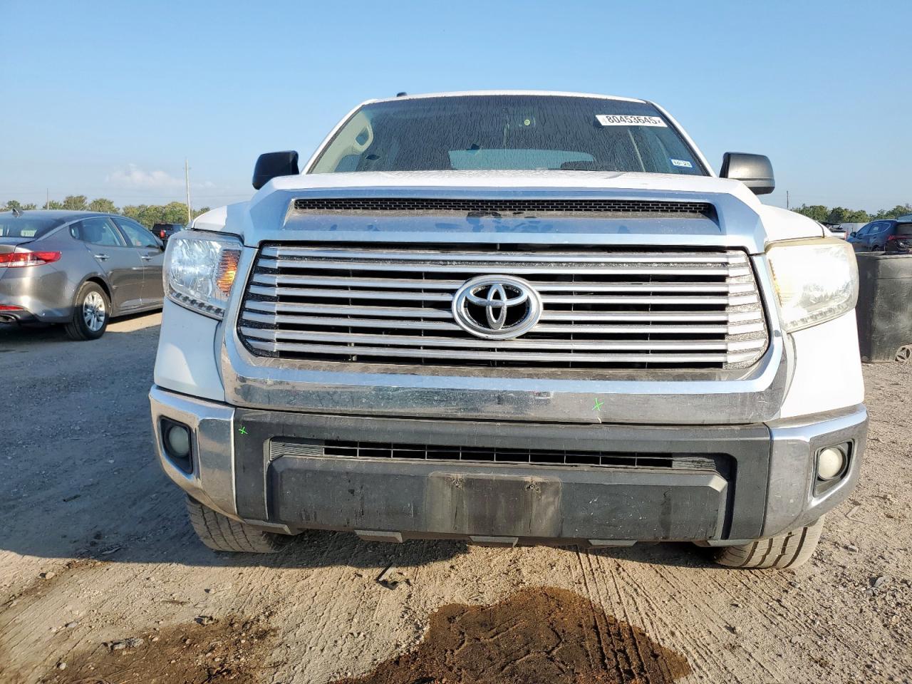 2014 Toyota Tundra Crewmax Sr5 - Image 5