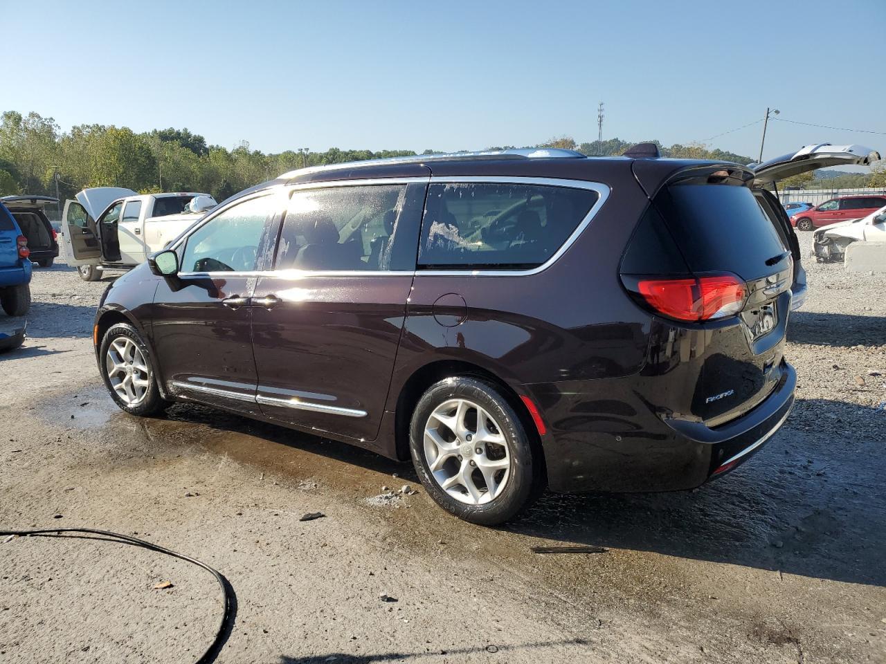 2017 Chrysler Pacifica Touring L Plus - Image 2