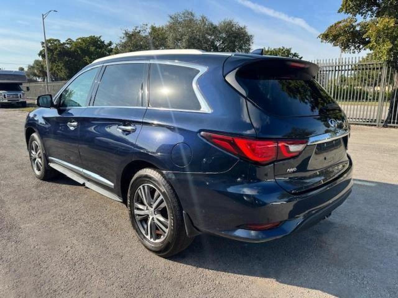 2019 Infiniti Qx60 Luxe - Image 2