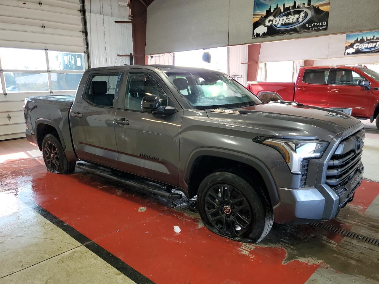 2024 Toyota Tundra Crewmax Limited - Фото 4