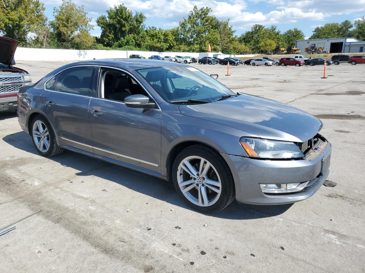 2014 Volkswagen Passat Sel - Image 4