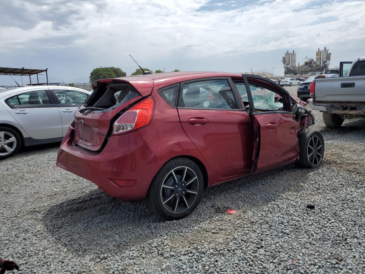 2016 Ford Fiesta Se - Фото 3