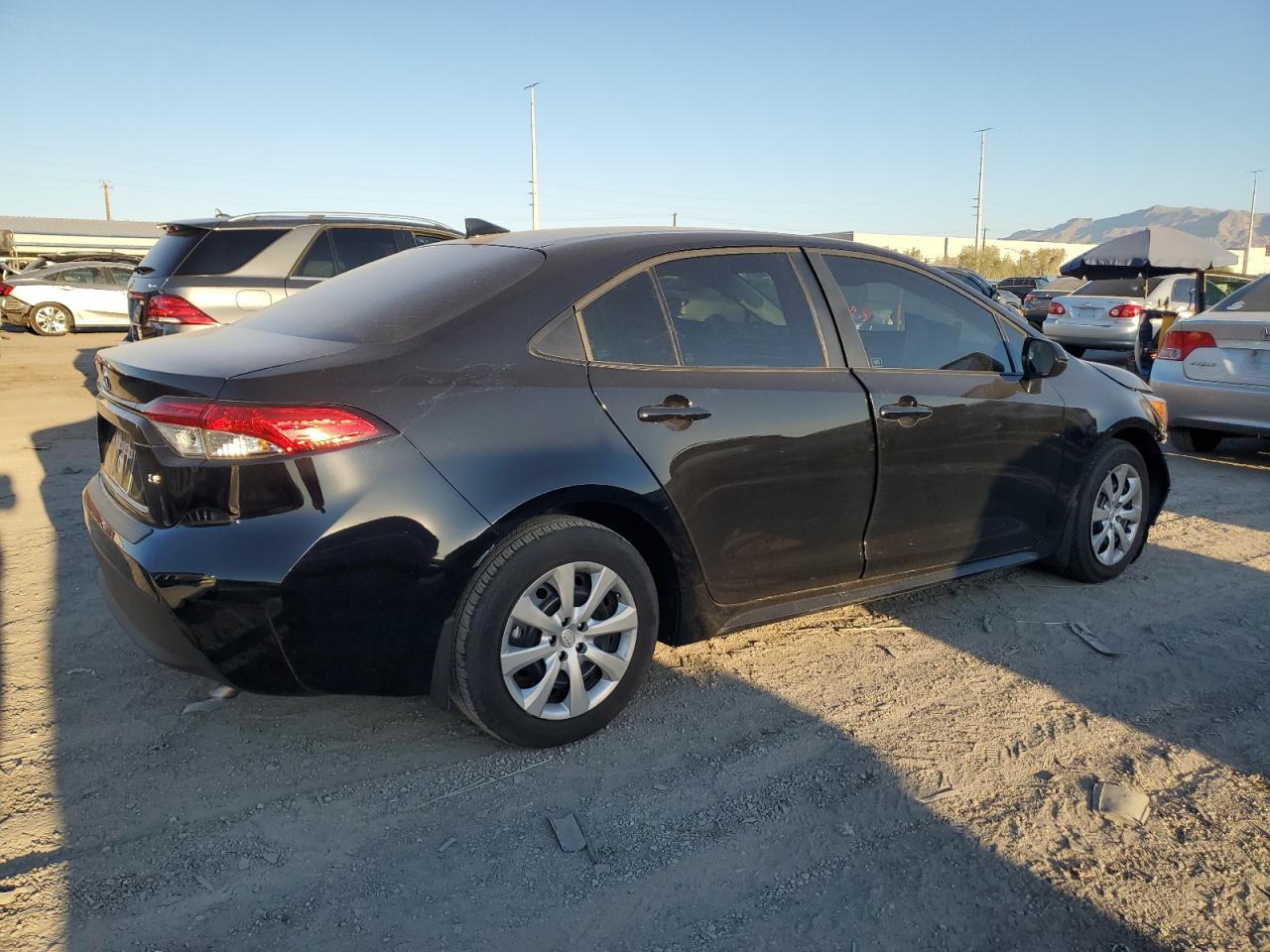 2025 Toyota Corolla Le - Фото 3