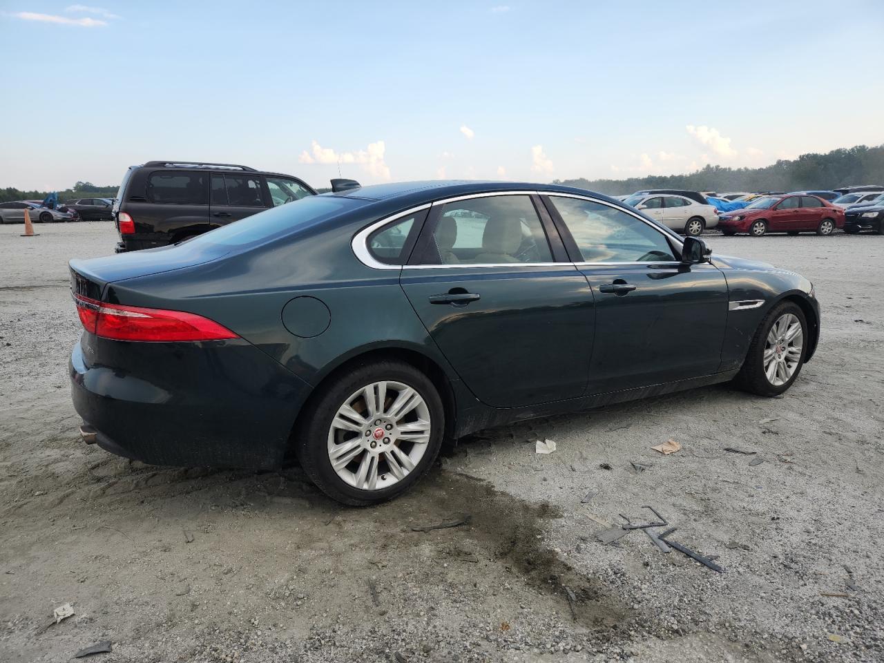 2017 Jaguar Xf Premium - Фото 3