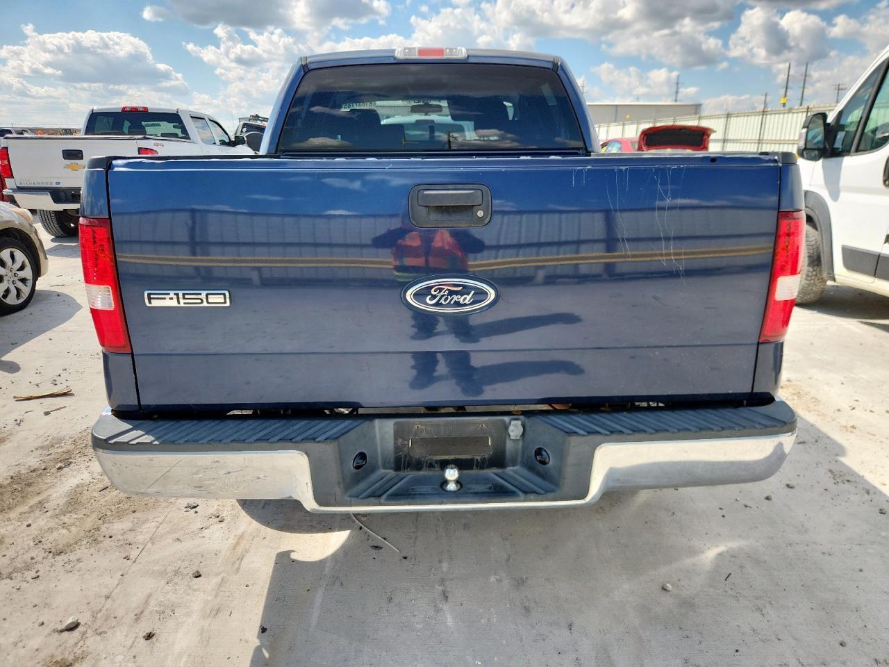 2004 Ford F150 Supercrew - Image 6