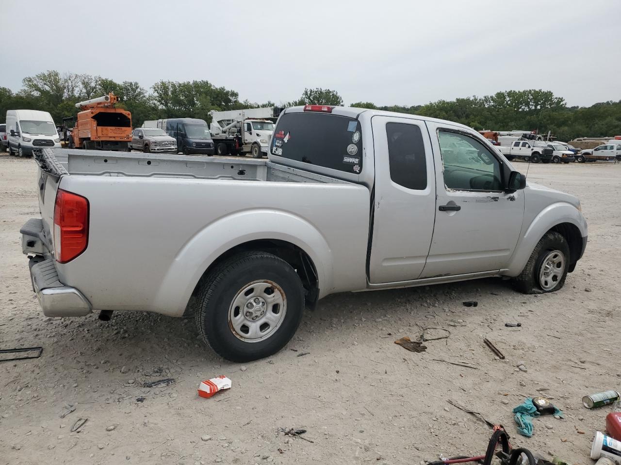 2013 Nissan Frontier S - Фото 3