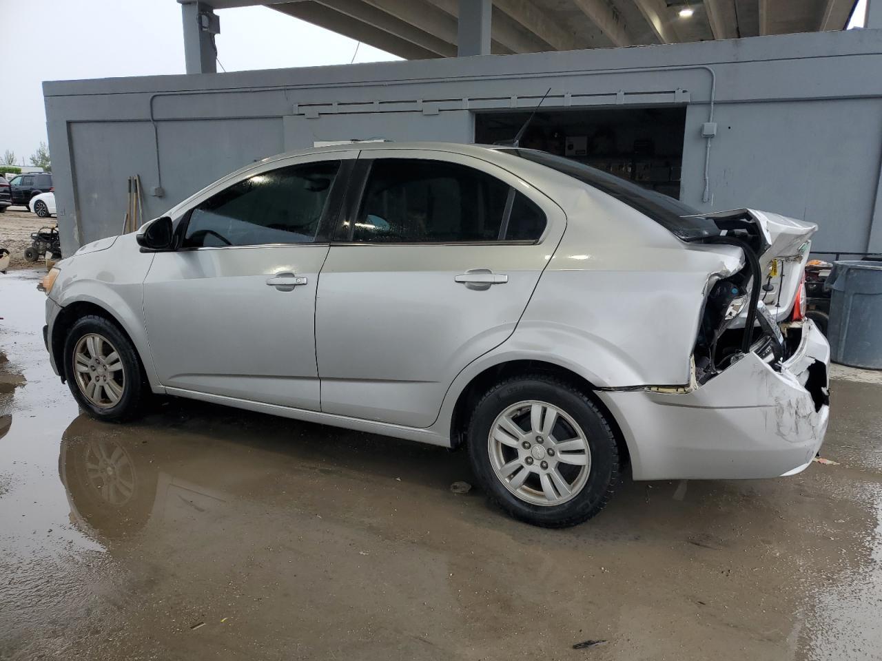 2014 Chevrolet Sonic Lt - Фото 2