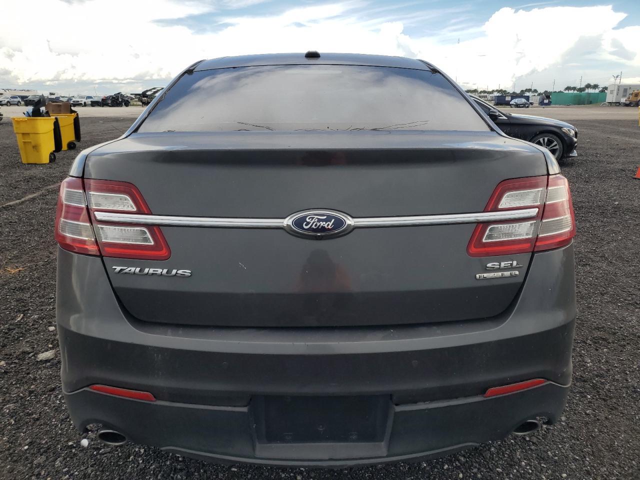 2016 Ford Taurus Sel - Фото 6