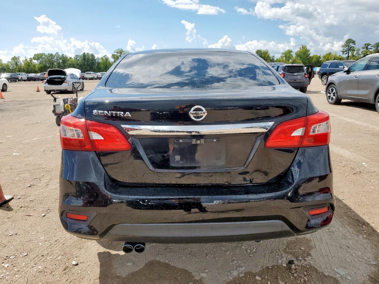 2016 Nissan Sentra S - Фото 6