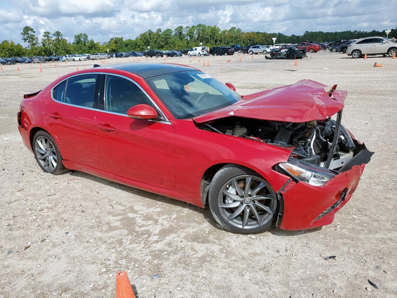 2017 Alfa Romeo Giulia - Image 4