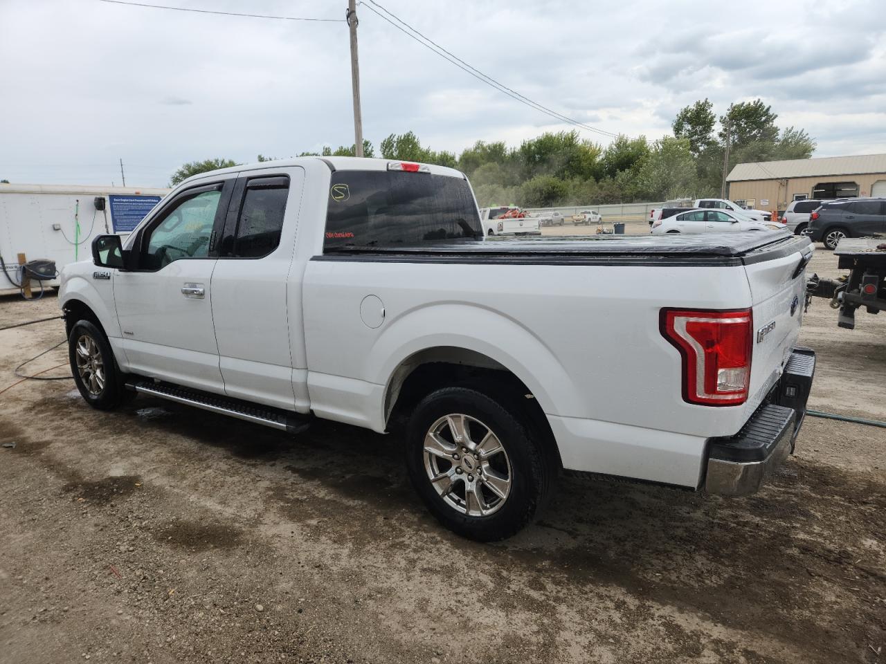 2015 Ford F150 Super Cab - Фото 2