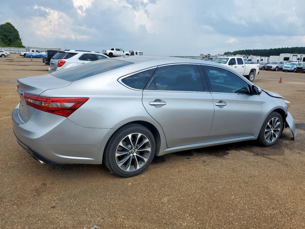 2016 Toyota Avalon Xle - Фото 3