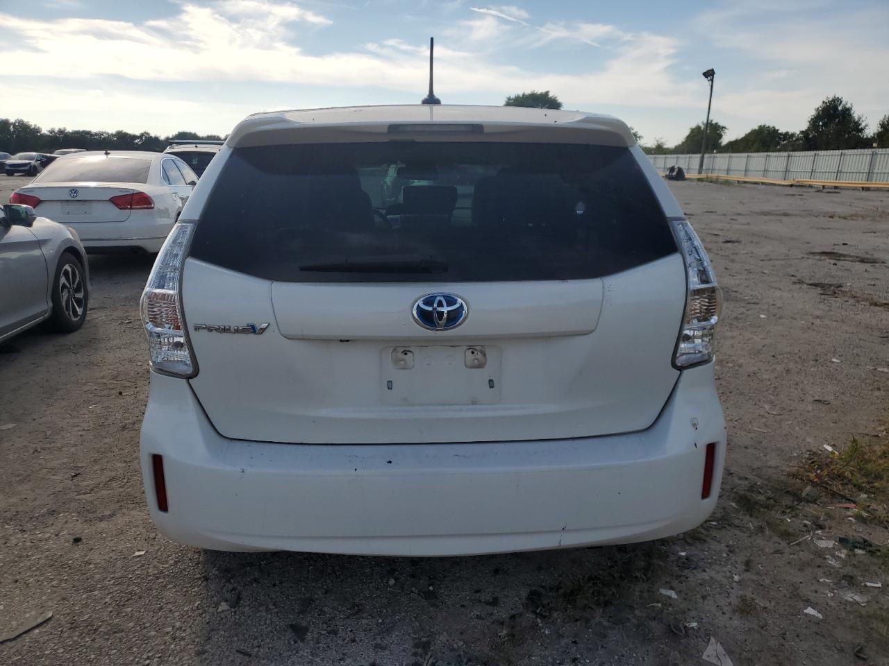 2013 Toyota Prius V - Image 6