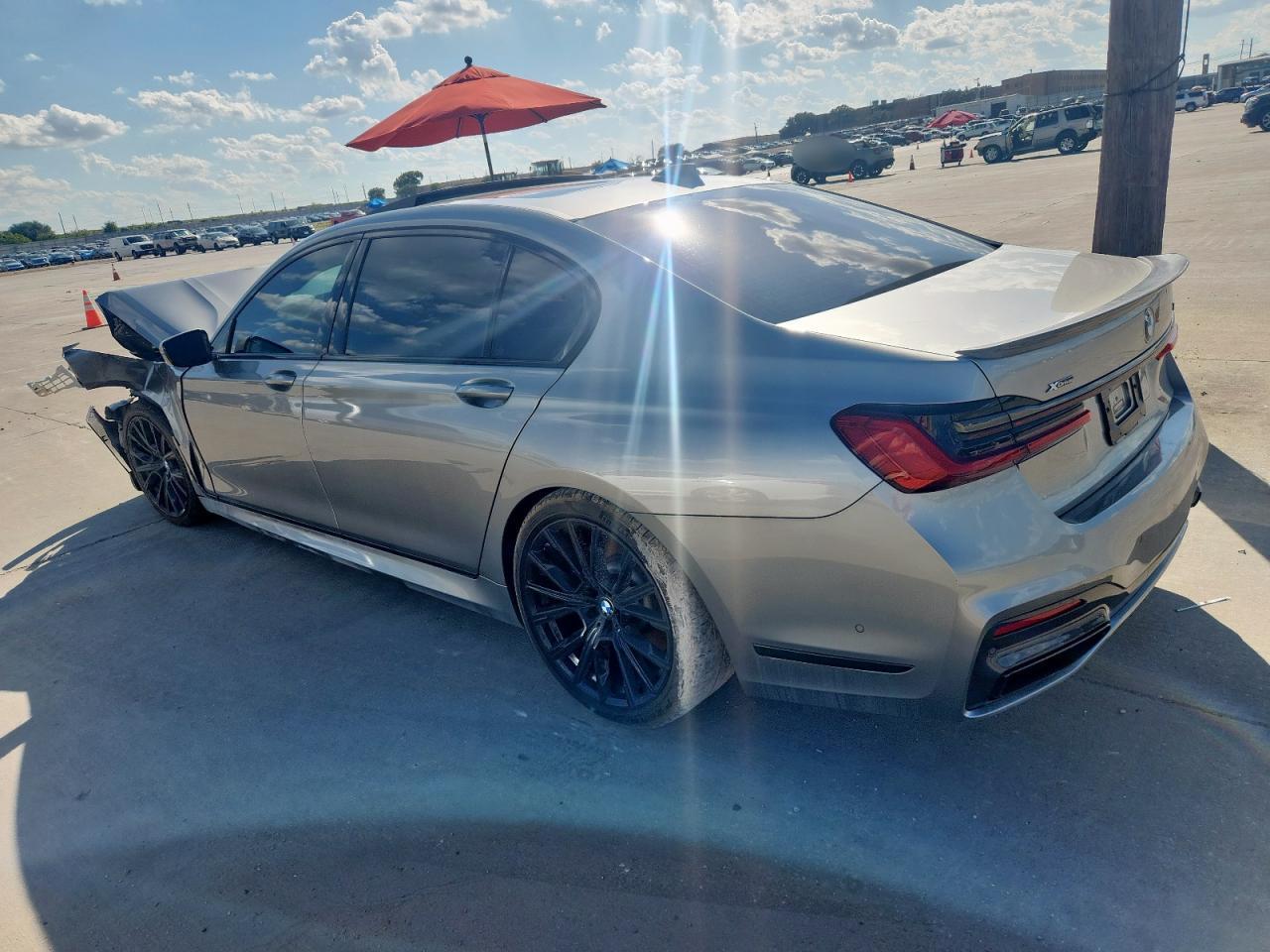 2020 BMW 750 Xi - Image 2