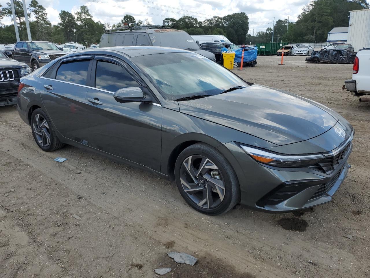 2024 Hyundai Elantra Limited - Image 4