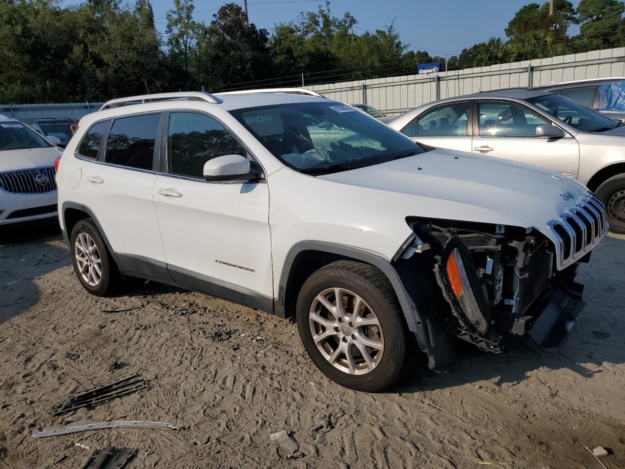2018 Jeep Cherokee Latitude Plus - Image 4
