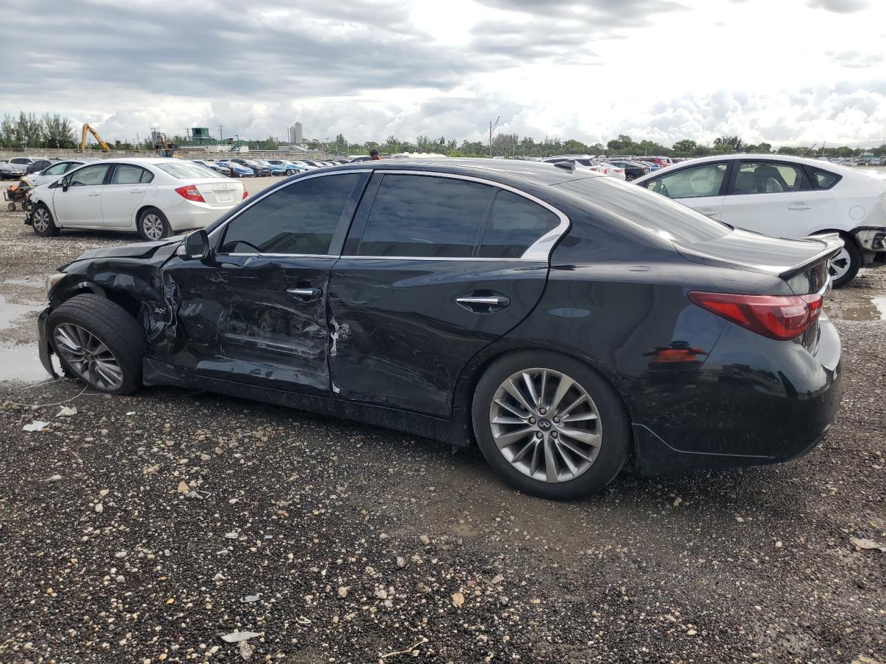 2018 Infiniti Q50 Luxe - Image 2