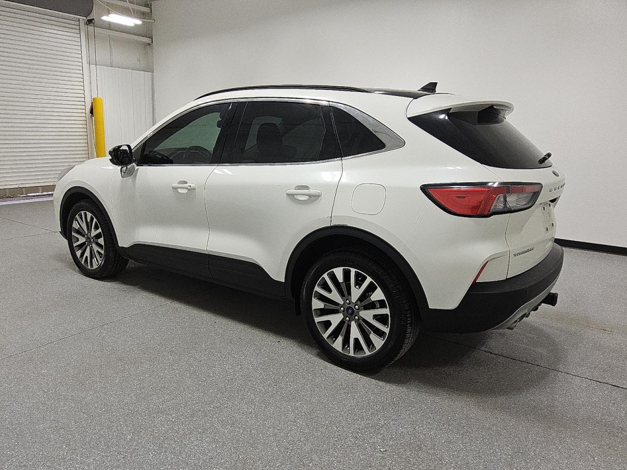 2022 Ford Escape Titanium - Image 2