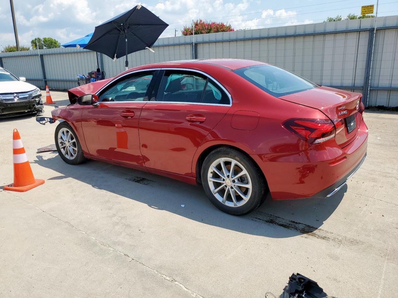 2022 Mercedes-Benz A 220 - Фото 2