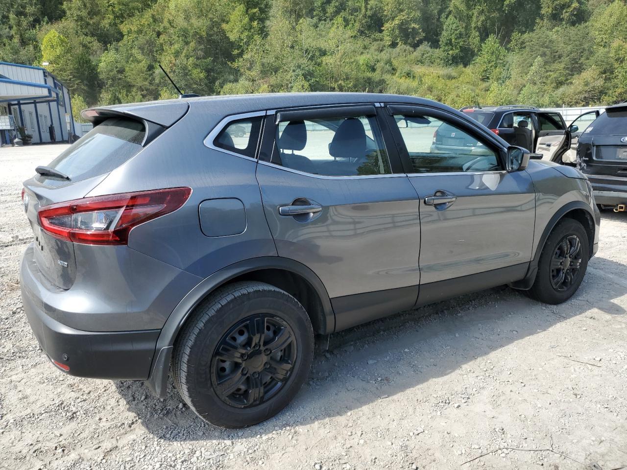 2020 Nissan Rogue Sport S - Фото 3