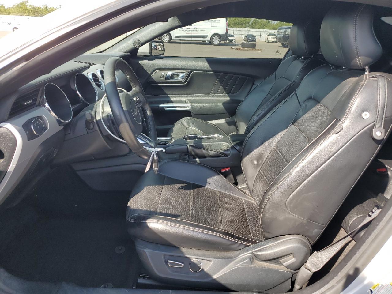 2015 Ford Mustang - Фото 7