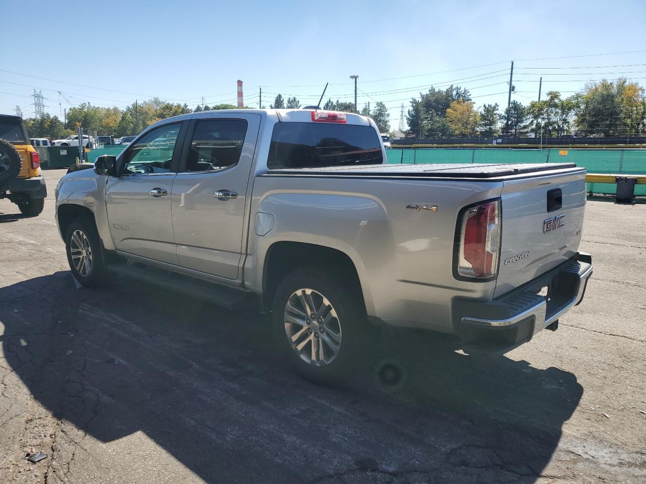 2015 GMC Canyon Slt - Image 2
