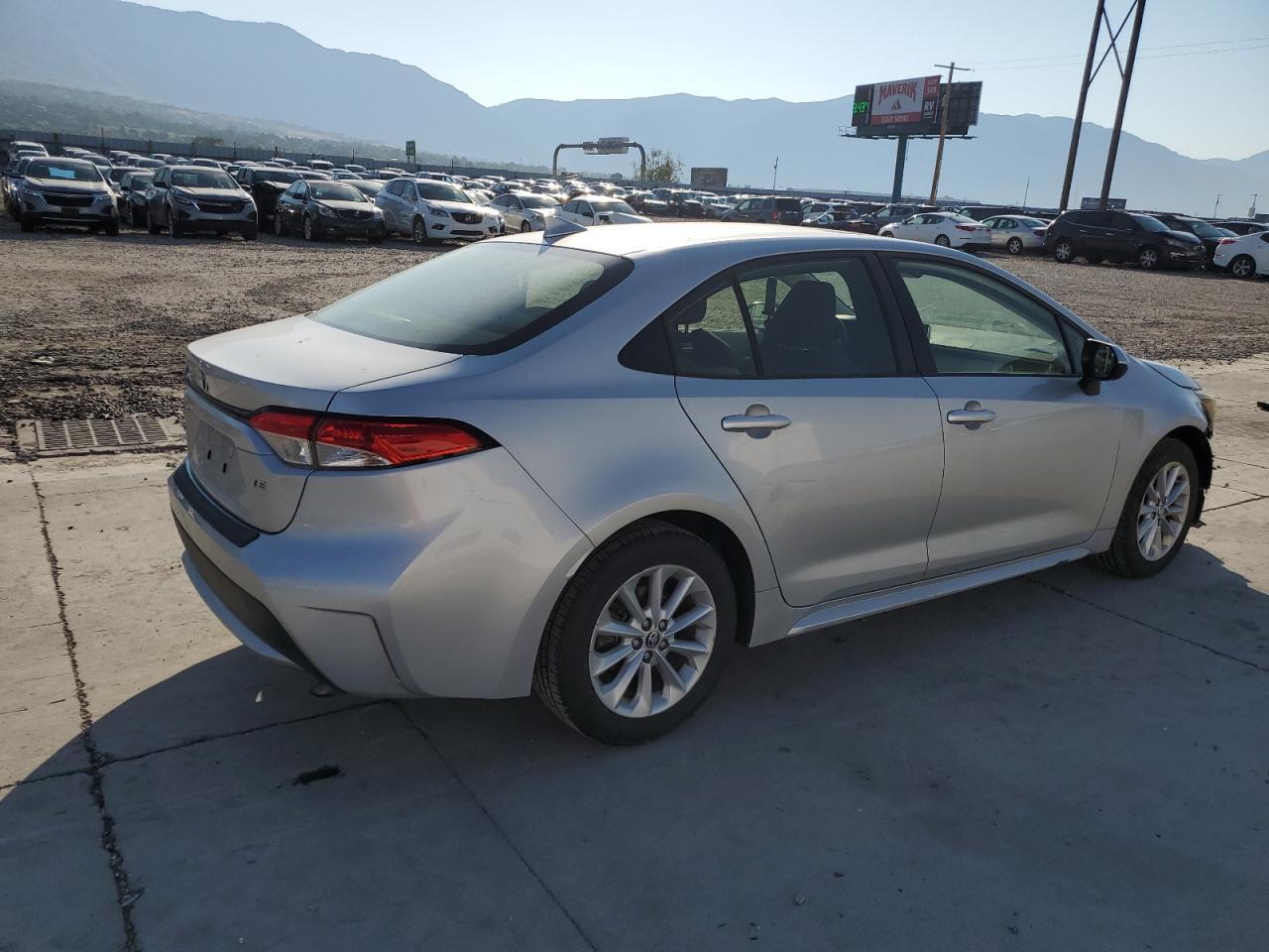 2021 Toyota Corolla Le - Фото 3