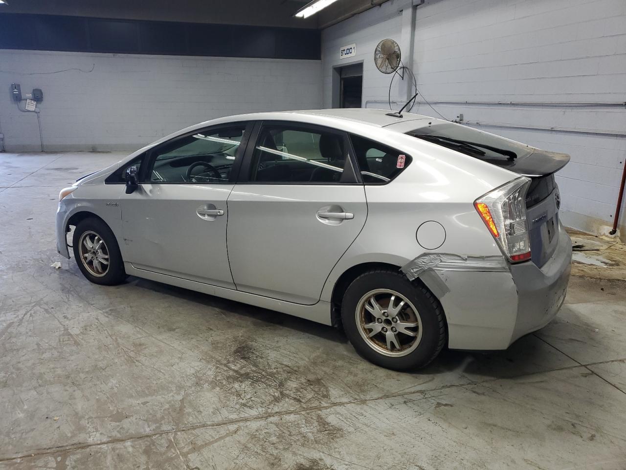 2011 Toyota Prius - Фото 2