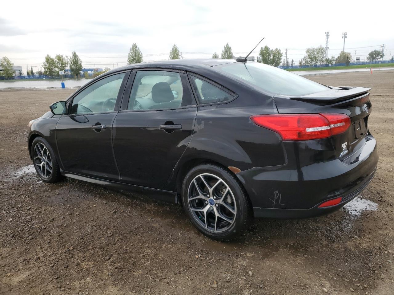 2017 Ford Focus Se - Image 2