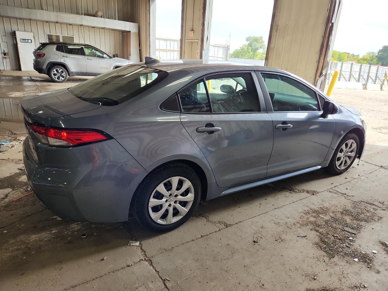 2021 Toyota Corolla Le - Image 3