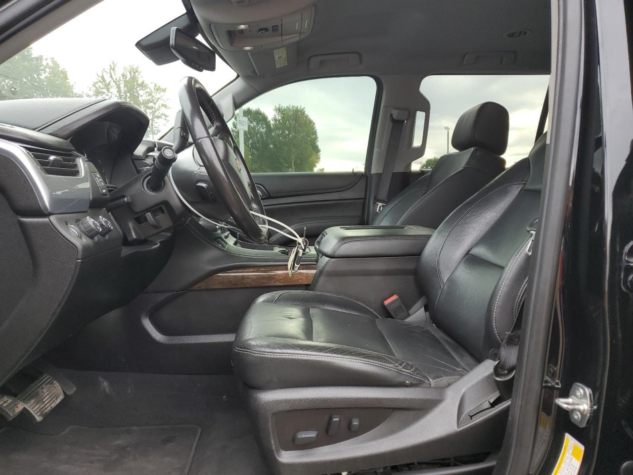 2019 Chevrolet Suburban K1500 Lt - Image 7