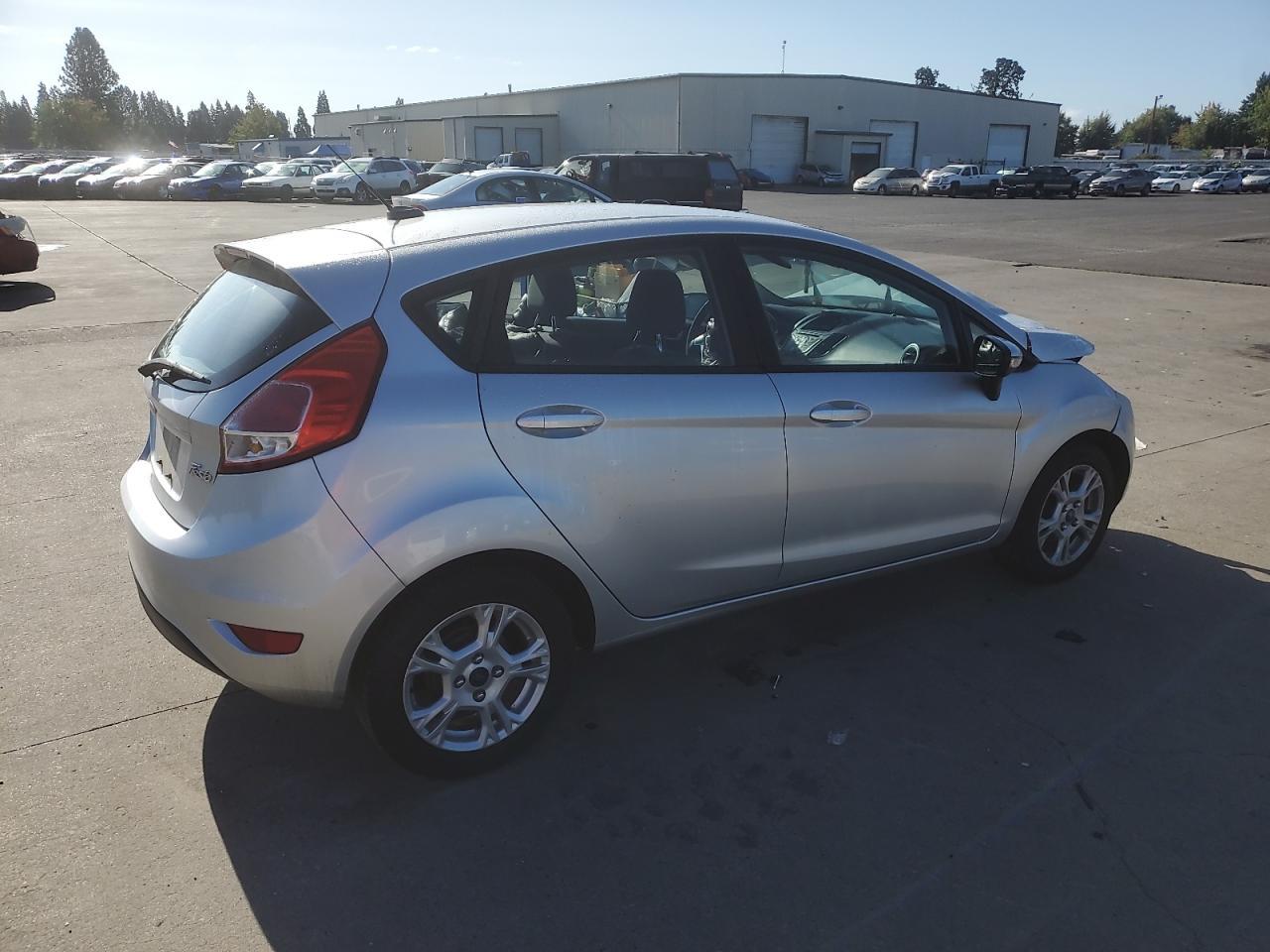 2016 Ford Fiesta Se - Image 3
