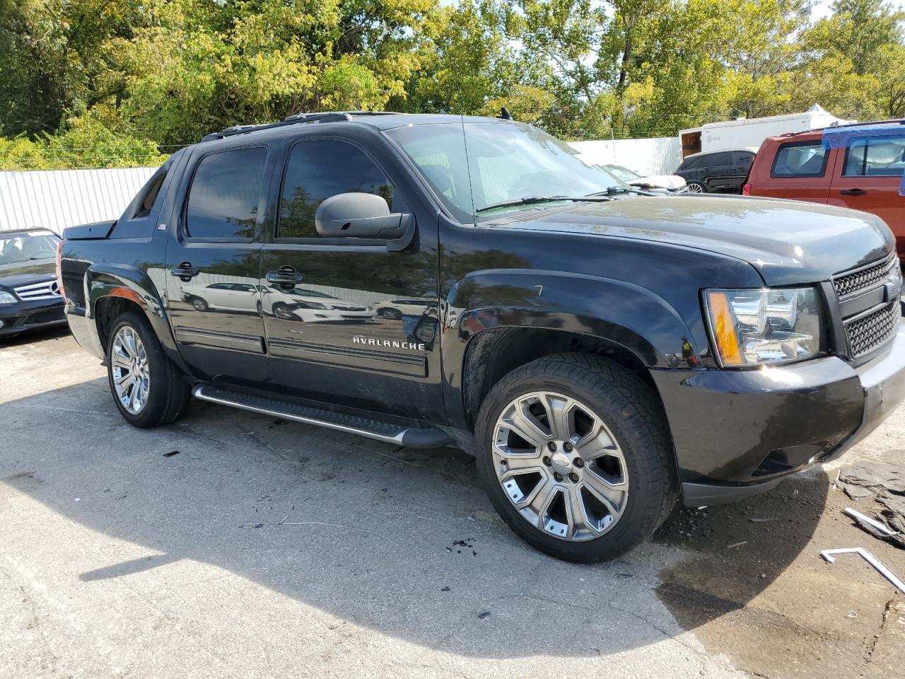 2011 Chevrolet Avalanche Lt - Фото 4