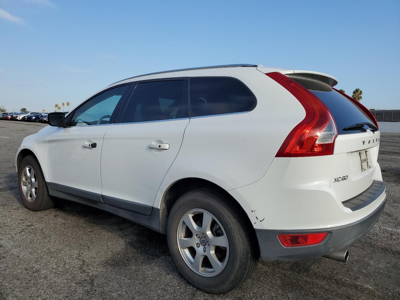 2012 Volvo Xc60 3.2 - Image 2
