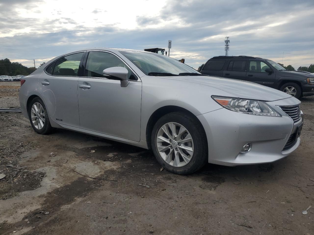 2015 Lexus Es 300H - Image 4