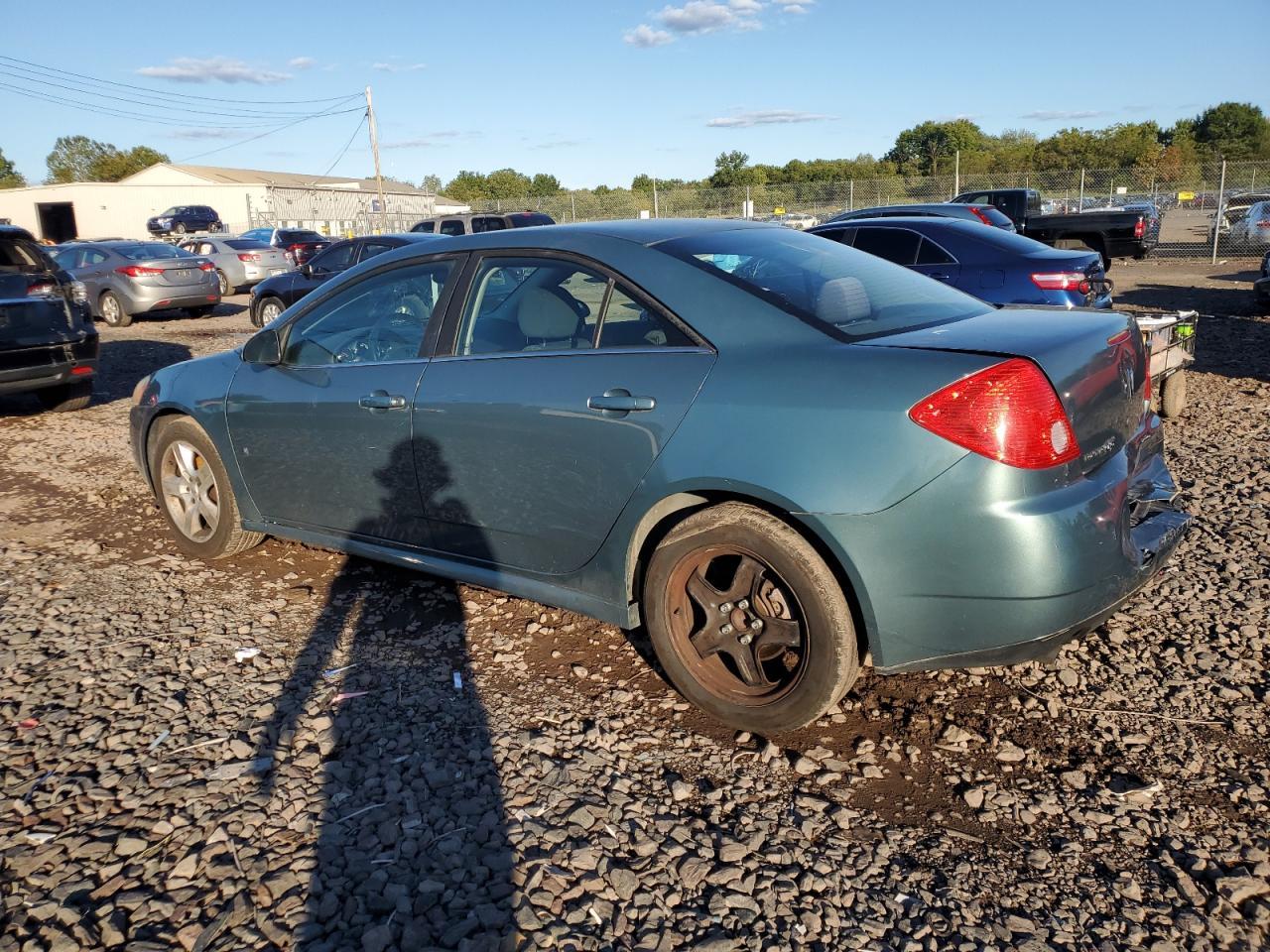 2009 Pontiac G6 - Image 2