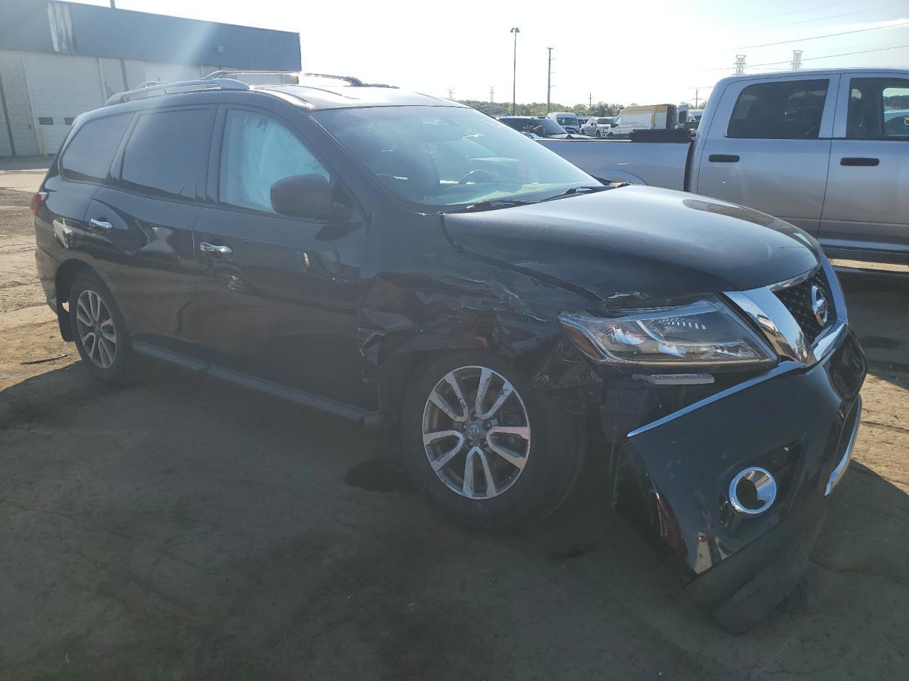 2016 Nissan Pathfinder S - Image 4