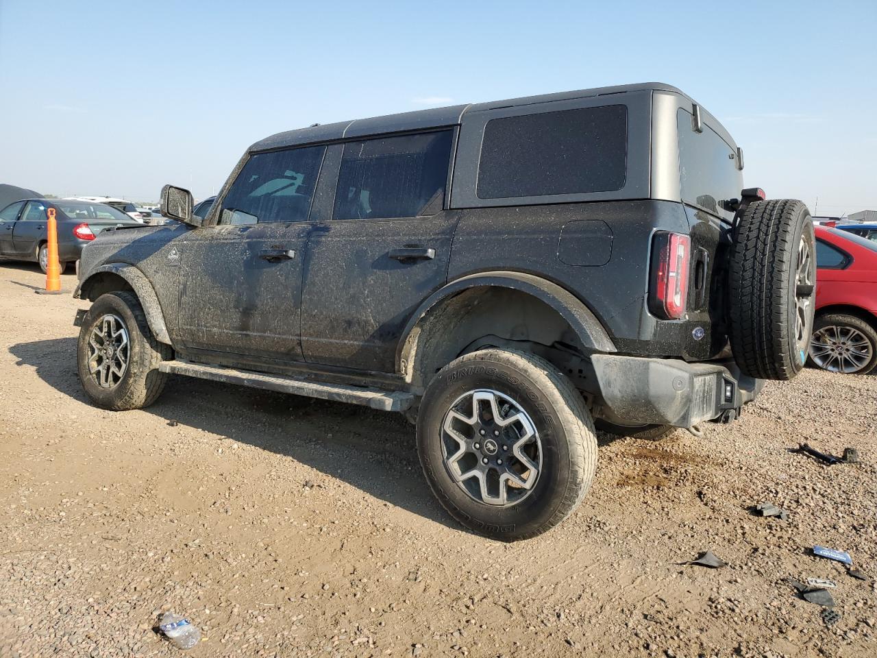 2024 Ford Bronco Outer Banks - Image 2