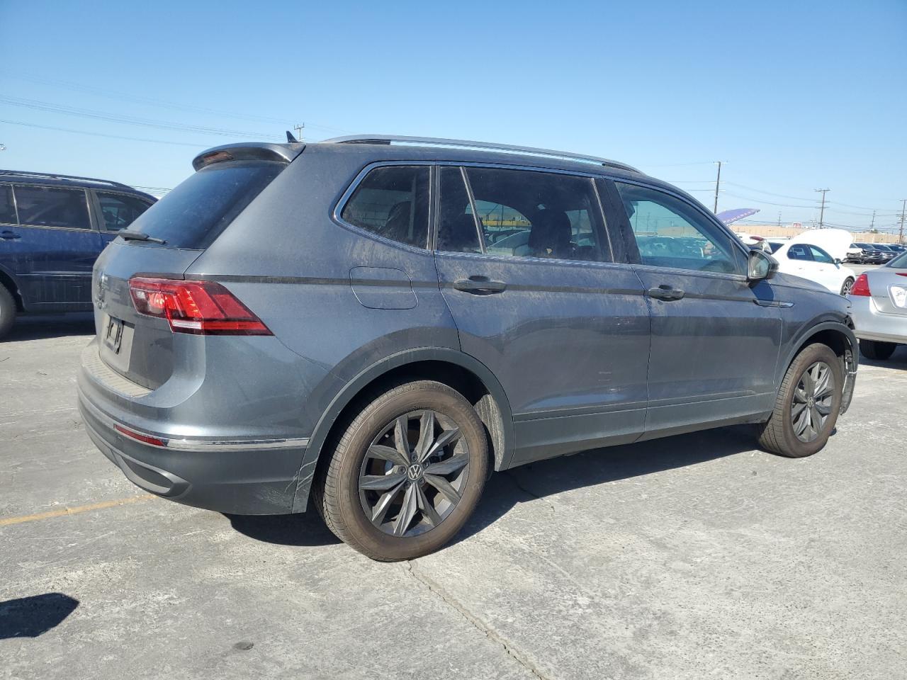 2024 Volkswagen Tiguan Se - Image 3