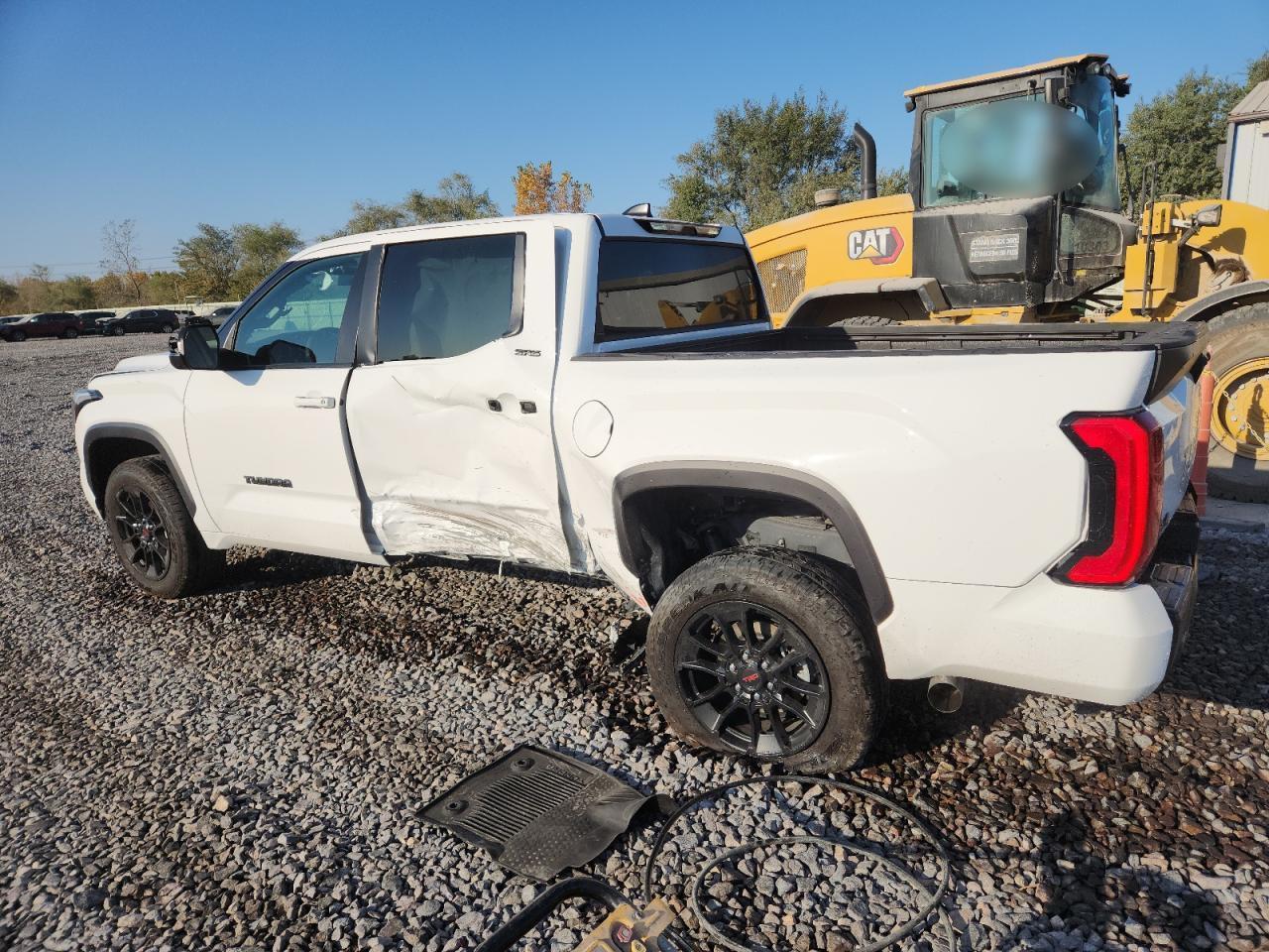 2024 Toyota Tundra Crewmax Sr - Image 2