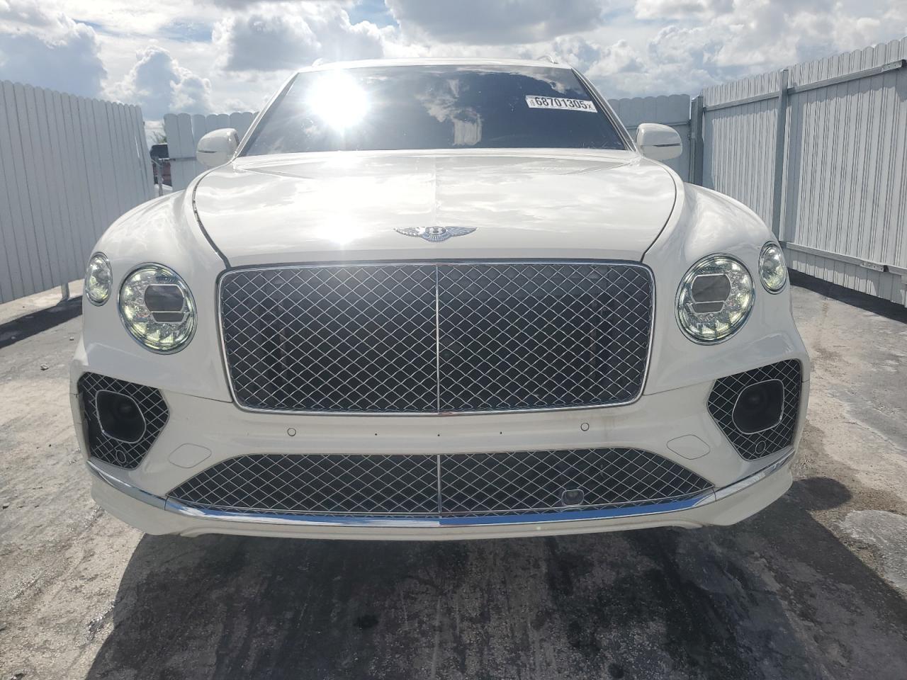 2021 Bentley Bentayga - Фото 5