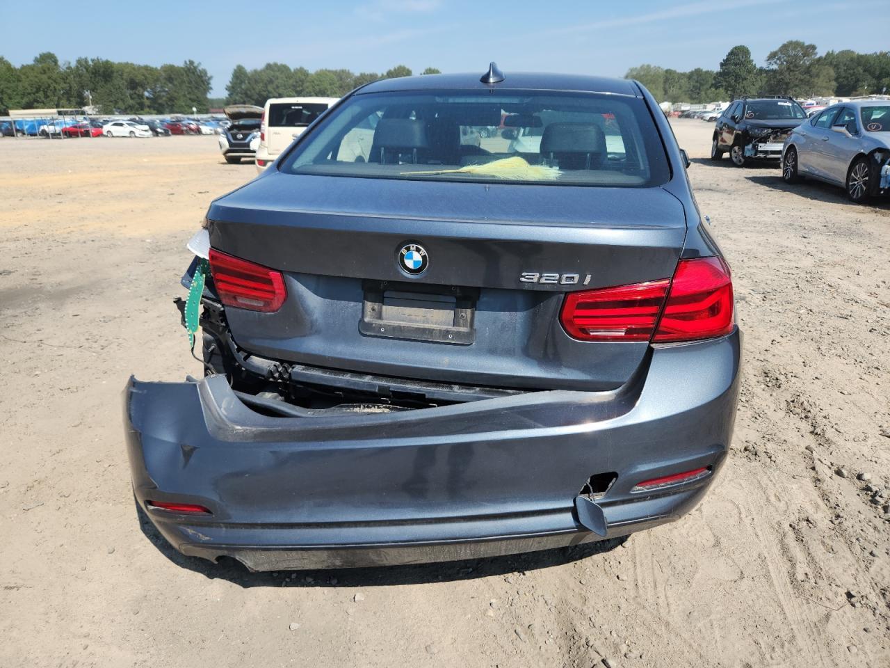 2017 BMW 320 I - Image 6