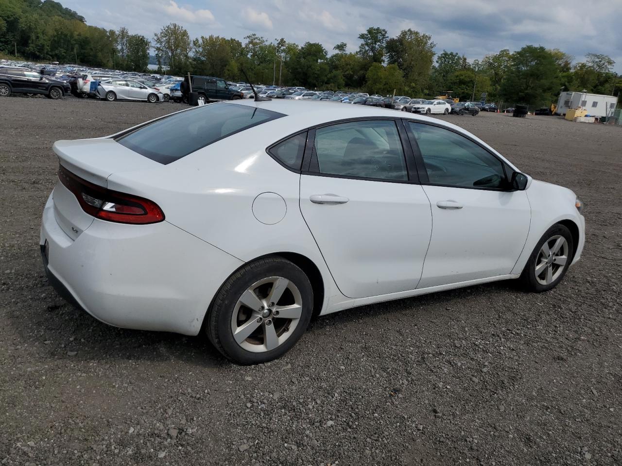 2015 Dodge Dart Sxt - Image 3