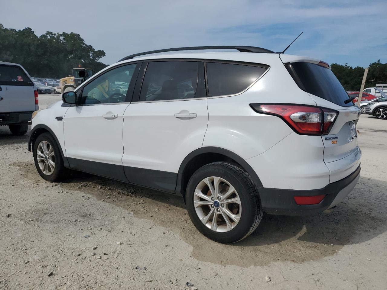 2018 Ford Escape Se - Фото 2